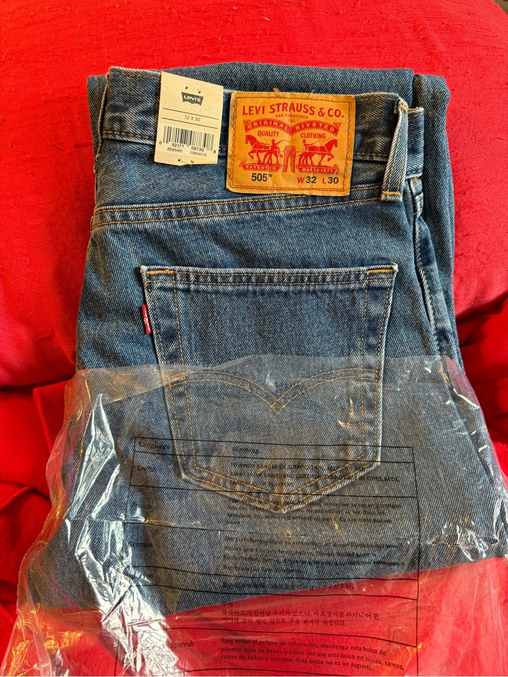 Levi's Men's Straight Leg Jeans in Blue